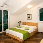 Pezo Apartman Podstrana