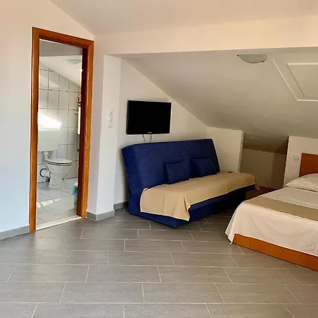 Apartment Pezo Podstrana