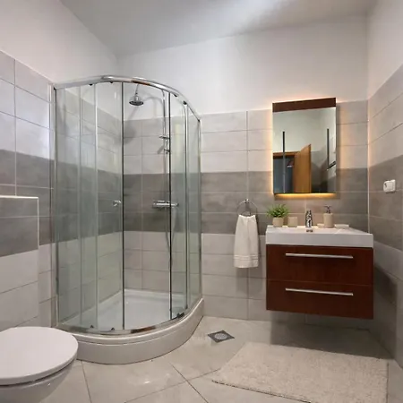 Pezo Apartman *