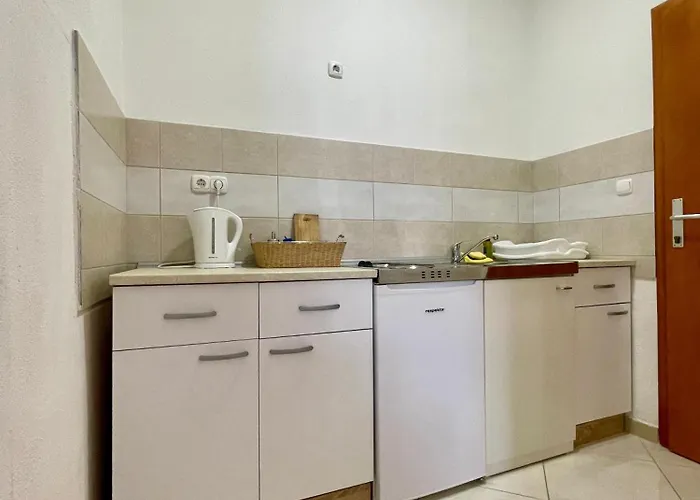 Apartment Pezo Podstrana